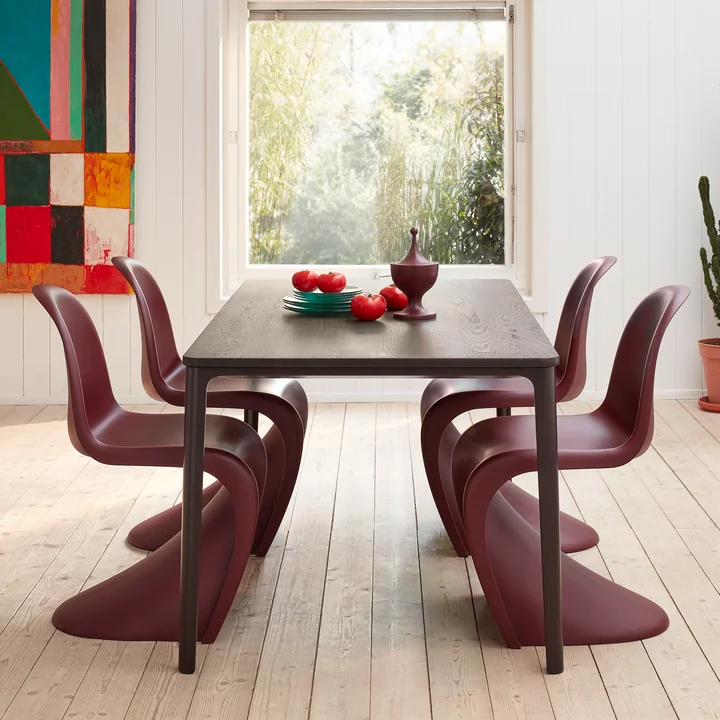 Panton Chair s fra Vitra i bordeaux