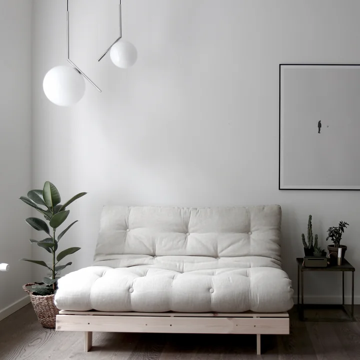 Roots -sovesofaen fra Karup Design i et minimalistisk rum