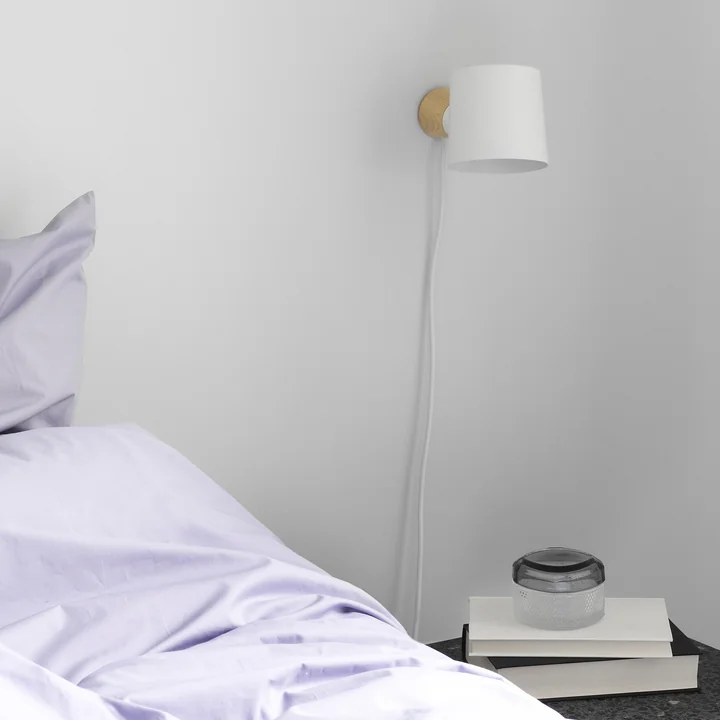 Rise væglampe fra Normann Copenhagen i hvid