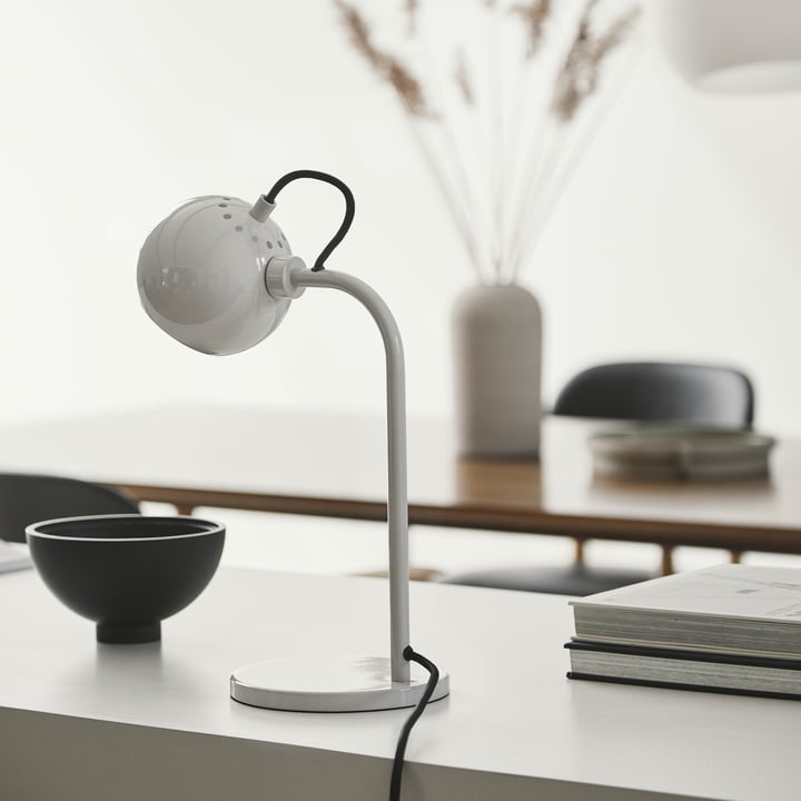 Designer lampe med drejeligt hoved