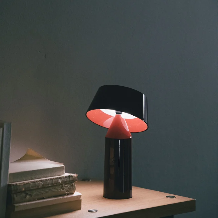 Bicoca LED bordlampe fra Marset i vinrød