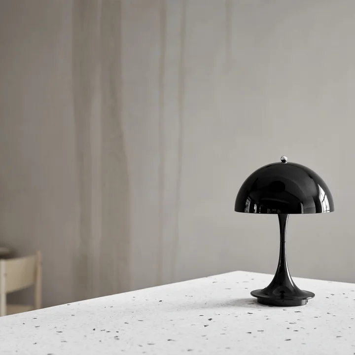 Panthella Portable batteri LED bordlampe fra Louis Poulsen