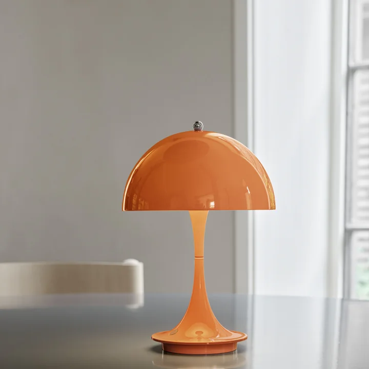 Panthella Portable batteri LED bordlampe fra Louis Poulsen