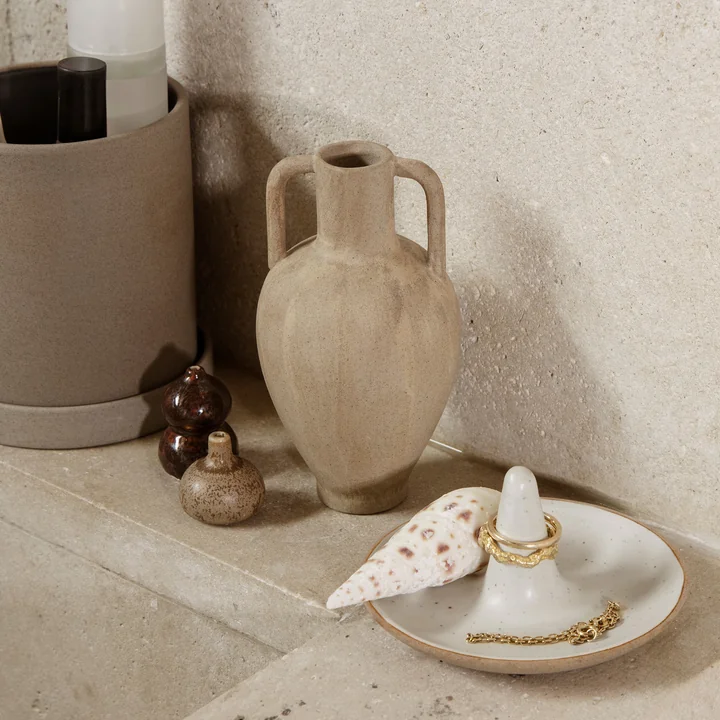 Komo minivaser fra Ferm Living i flerfarvet design