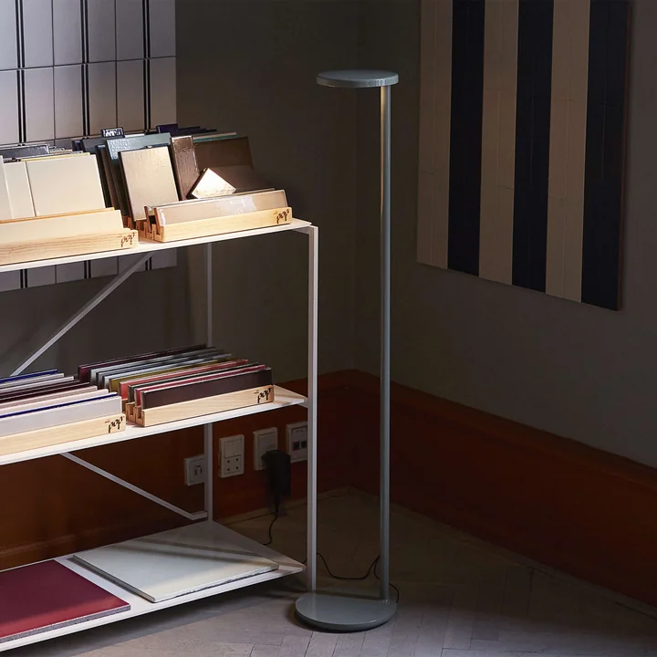 Oblique LED gulvlampe fra Flos