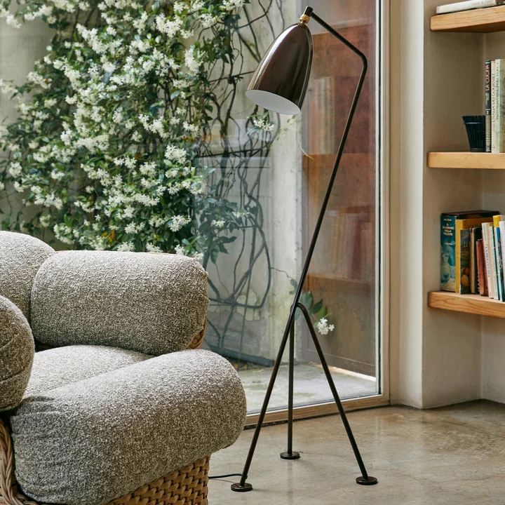 Gräshoppa gulvlampe GM1 fra Gubi