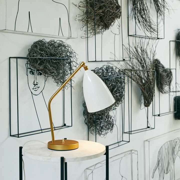 Gräshoppa bordlampe fra Gubi