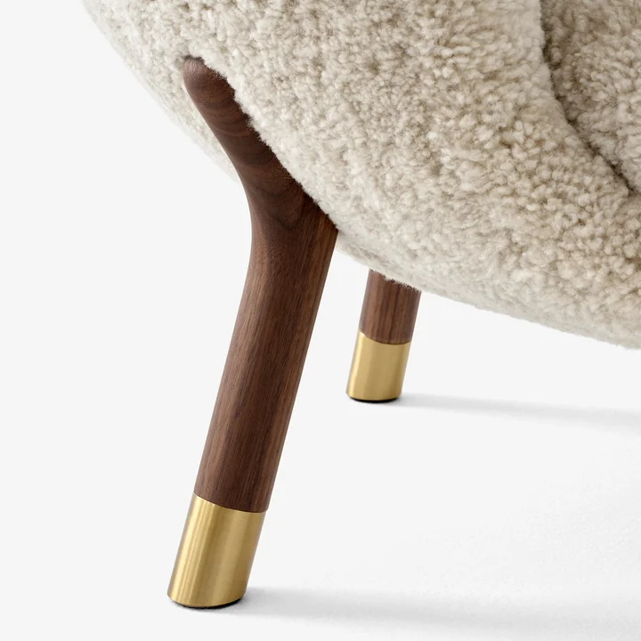 Little Petra VB1 Lounge Chair Limited Edition, valnød med messing / fåreskind Moonlight by & Tradition