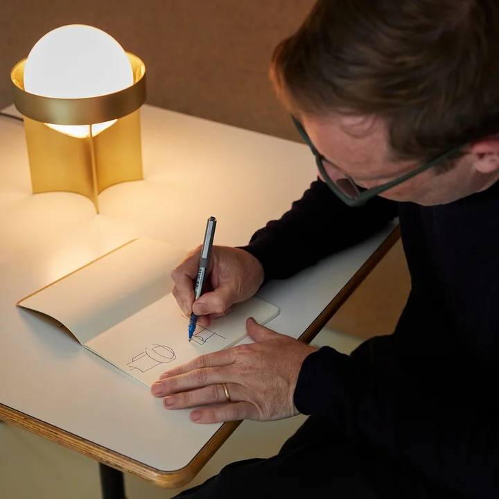 Loop bordlampe fra Tala