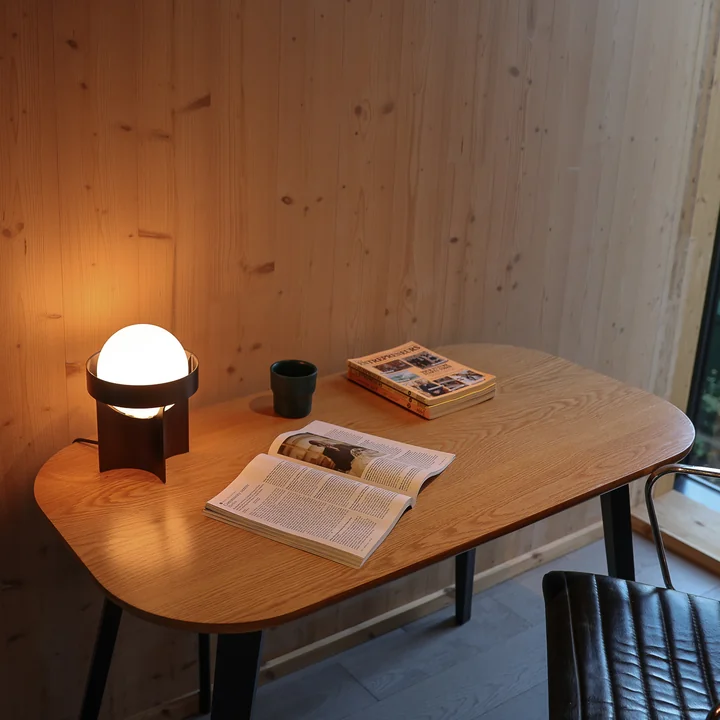 Loop bordlampe fra Tala
