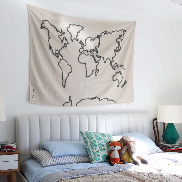 Tapestry World Map 160 x 120 cm Naturlig / Sort af Lorena Canals