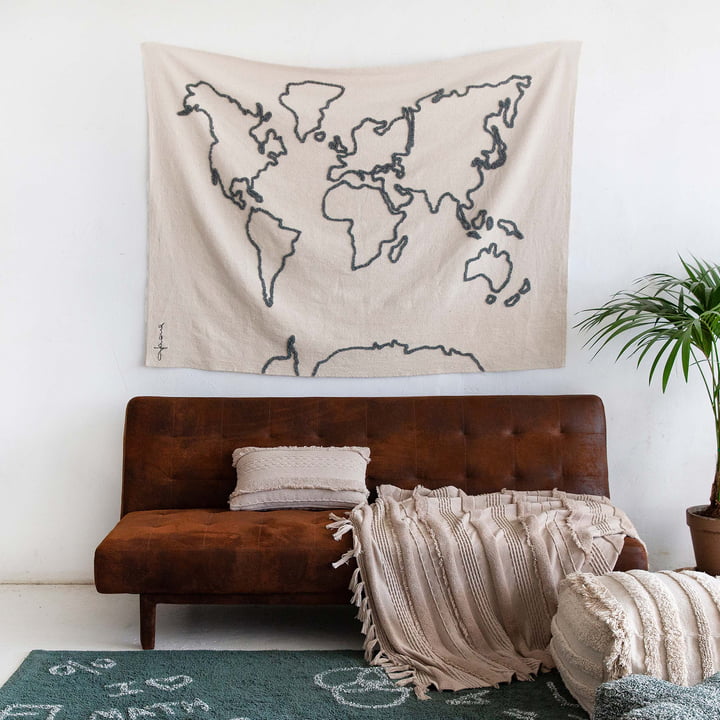 Tapestry World Map 160 x 120 cm Naturlig / Sort af Lorena Canals