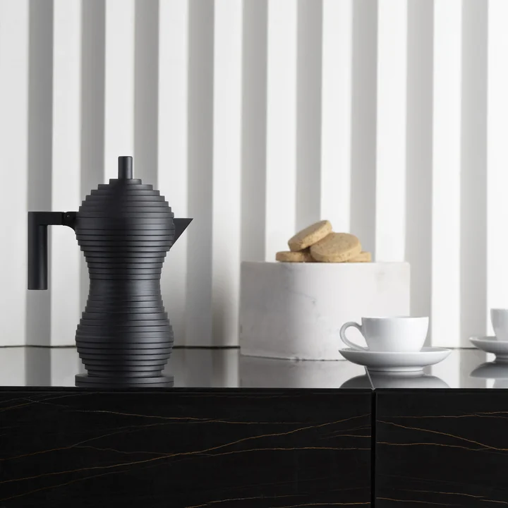 Pulcina espressomaskine sort fra Alessi