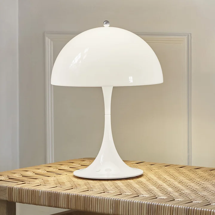 Panthella 250 Bærbar batteri LED bordlampe, opal hvid af Louis Poulsen