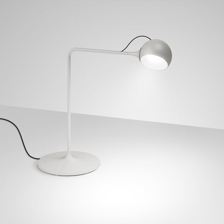 IXA LED skrivebordslampe fra Artemide