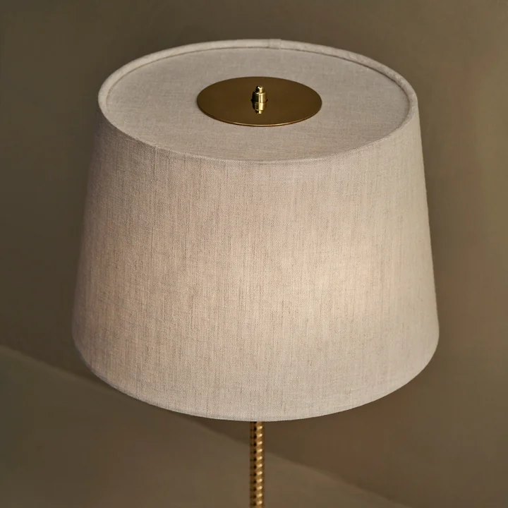 Gubi -9205-bordlampe-lærred-messing-A1