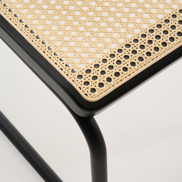 Thonet - S 32 VL Lounge Chair, RAL 9005 (dybsort) / sortbejdset bøg (TP 29) / stokvæv med støttestof