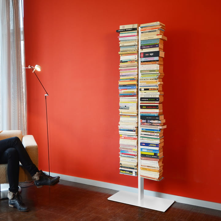 Booksbaum I reol fra Radius Design