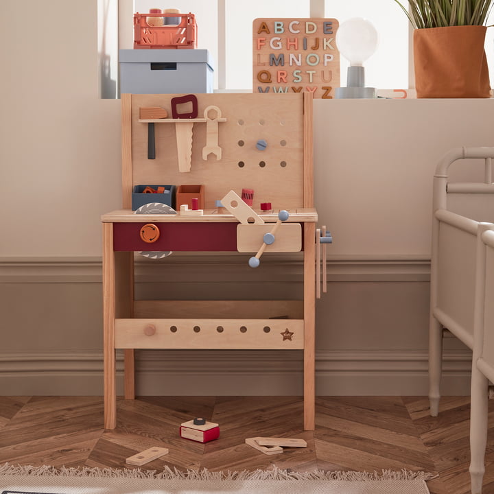 Kid's Hub arbejdsbord med tilbehør fra Kids Concept