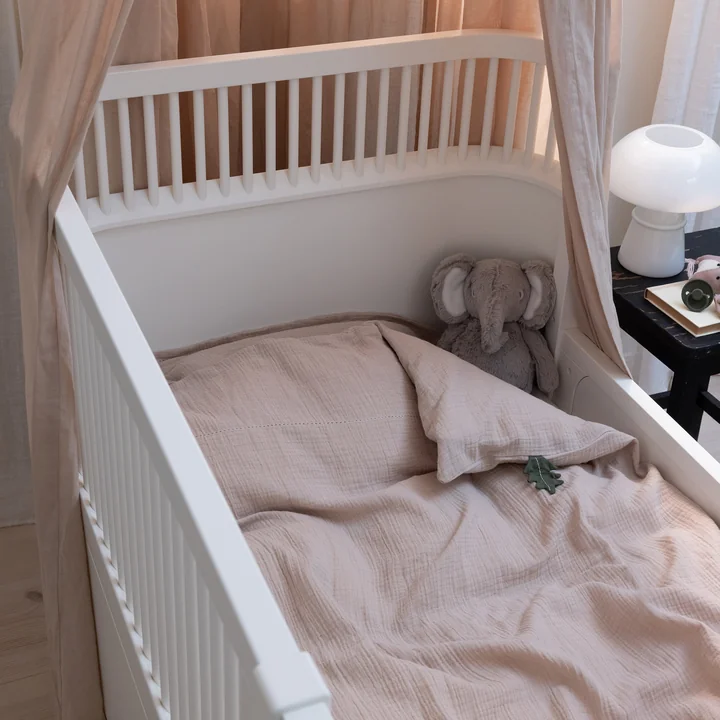 Babysengetøj lavet af muslin fra Sebra