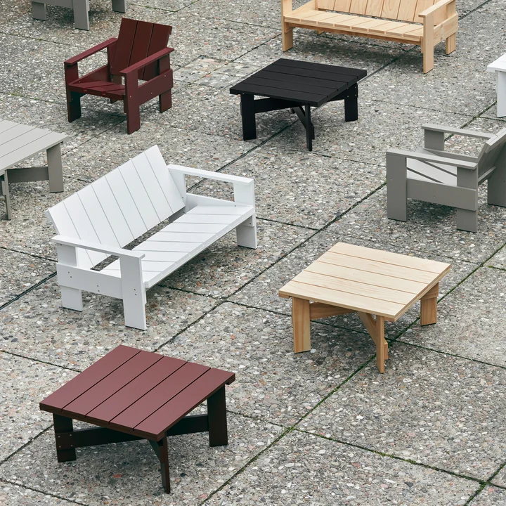 Crate Lounge sofa og sidebord fra HAY