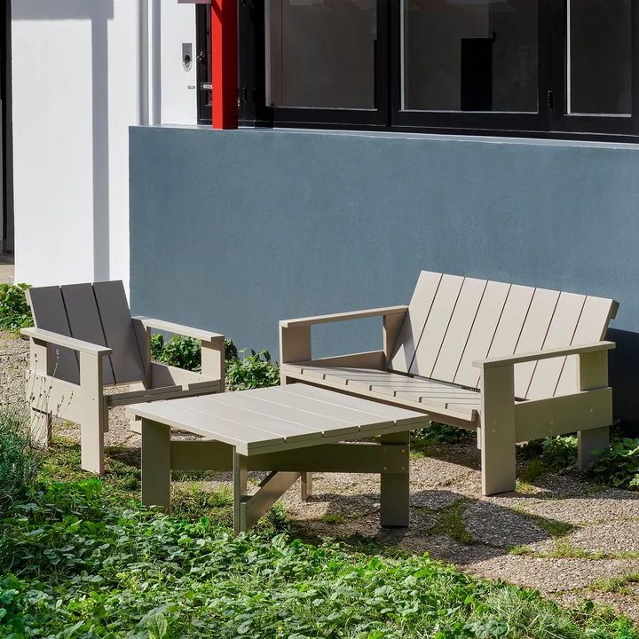 Crate Lounge sofa og sidebord fra HAY