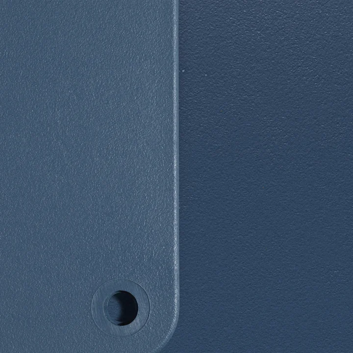 Eames Plastic RE materialeprøve fra Vitra i farven havblå