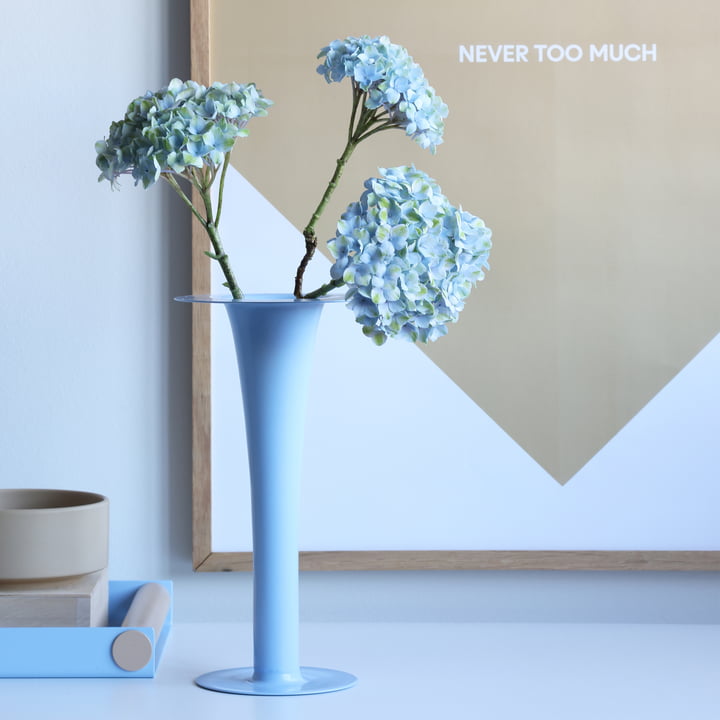 Trumpet - 2 i 1 vase & lysestage, H 24 cm, lyseblå fra Design Letters