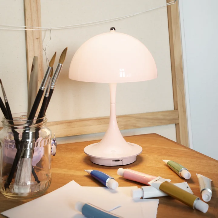 Panthella 160 Bærbar batteri LED bordlampe, pale rose opal (akryl) af Louis Poulsen