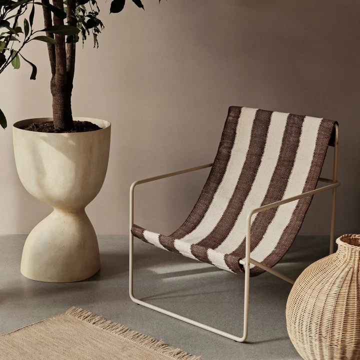 Desert Lounge Chair, cashmere / råhvid, chokolade fra Ferm Living
