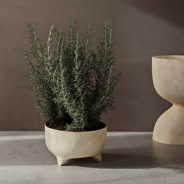 ferm Living - Evoke urtepotte lille, Ø 44 x H 27 cm, varmt sand