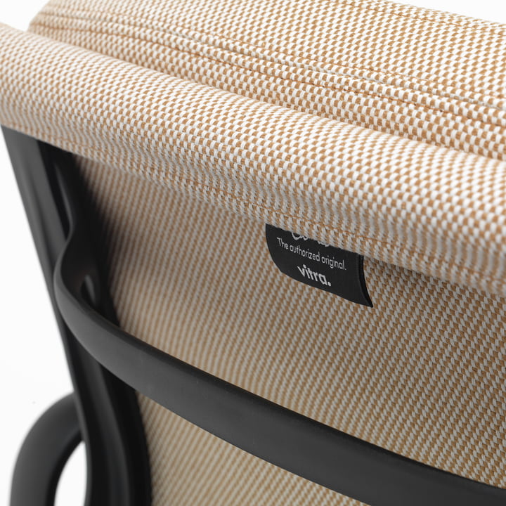 EA 231 Soft Pad kontorstol med armlæn dyb sort, drejelig, Laser RE, papyrus/creme fra Vitra
