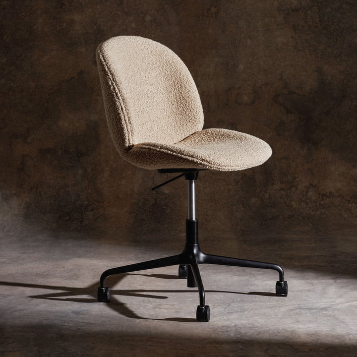 Bat Meeting Chair af Gubi