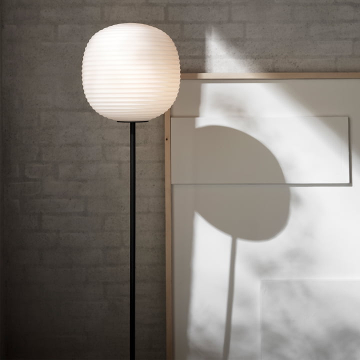 New Works - Lantern gulvlampe opal / mat / H 150cm / Ø 30 cm