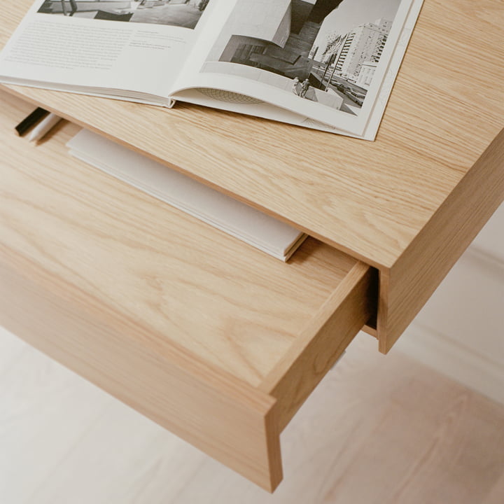 Tana vægmonteret skrivebord fra New Works