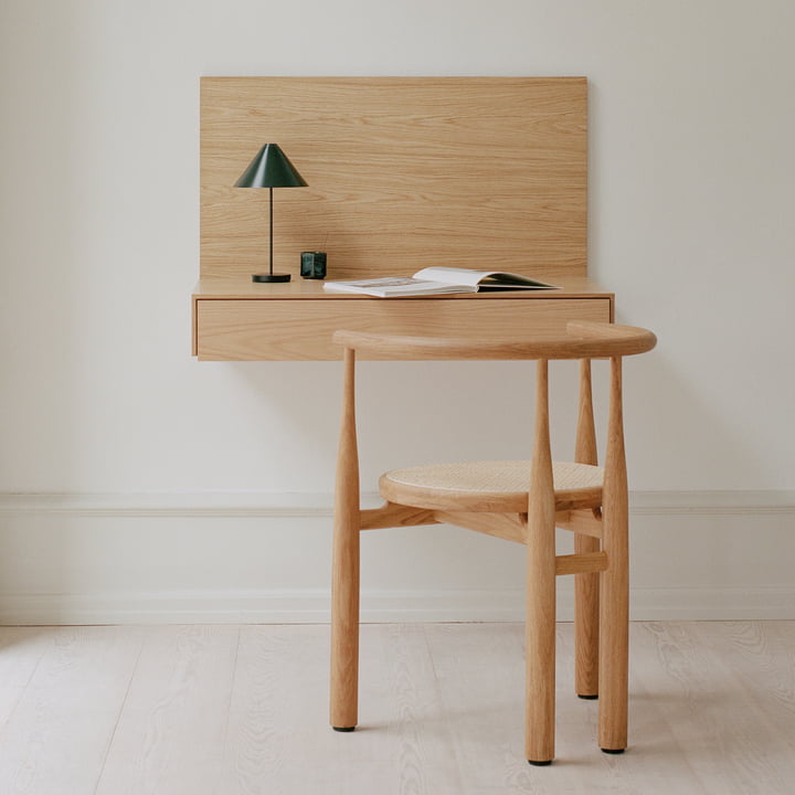 Tana vægmonteret skrivebord fra New Works