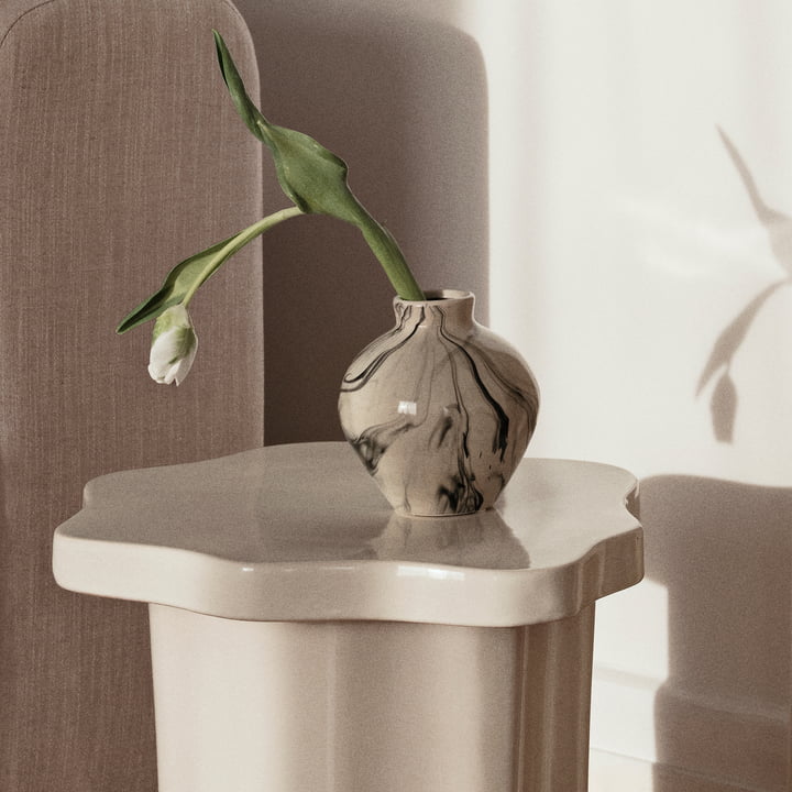 Ingrid vase, Ø 14 cm x H 1 4. Cm, beige/sort fra Broste Copenhagen