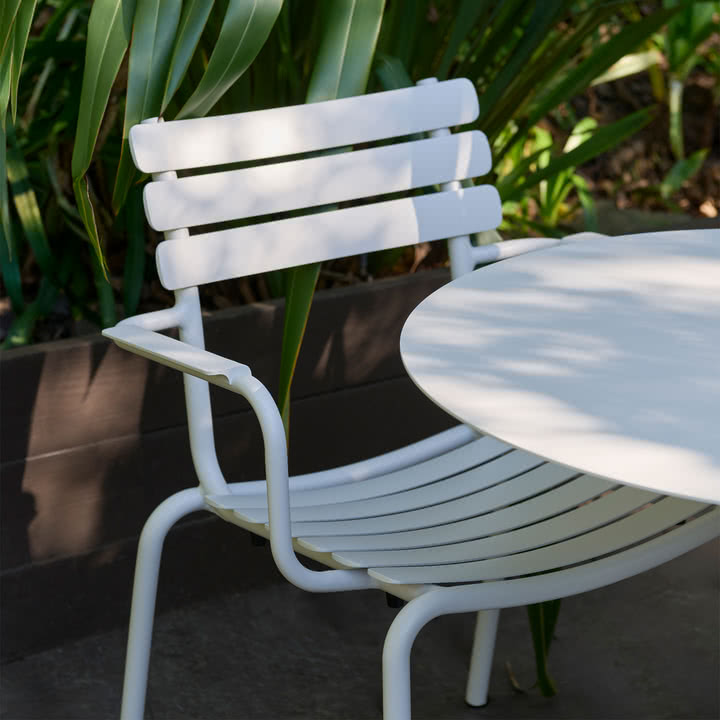 HOUE - Alua Outdoor Dining Lænestol, dæmpet hvid