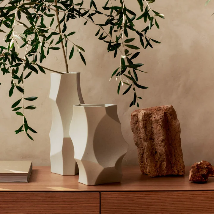 Ferm Living - Cueva Vaser, råhvide