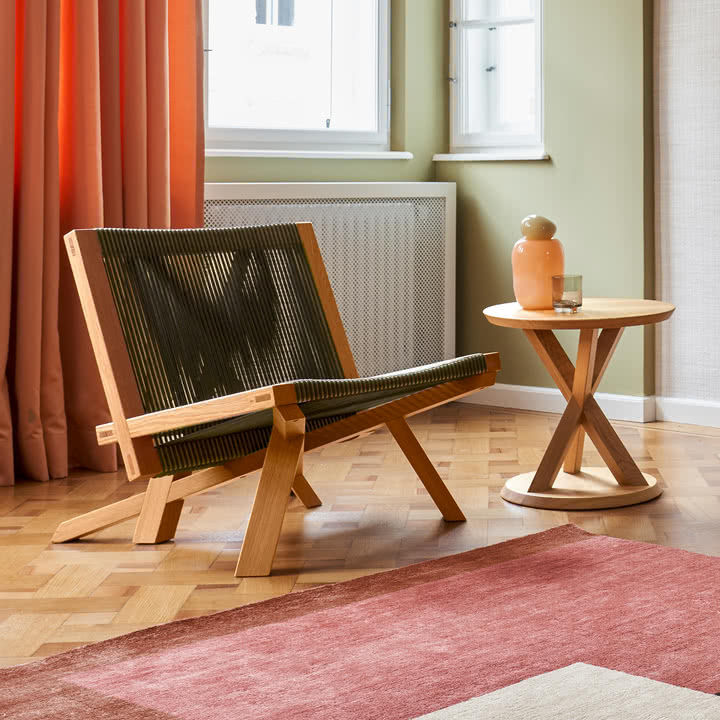 ClassiCon – Volkshaus Lounge Chair og skammel, naturlig eg/skovgrøn