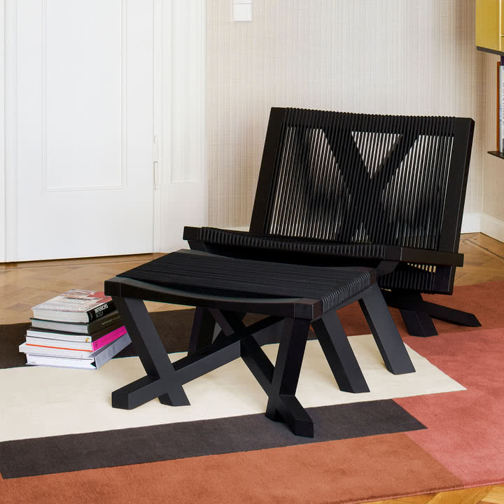 ClassiCon – Volkshaus Lounge Chair og skammel, sortbejdset eg/sort