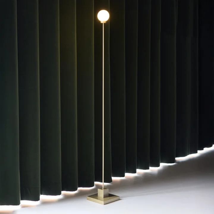 Northern - Snowball LED gulvlampe med batteri, messing