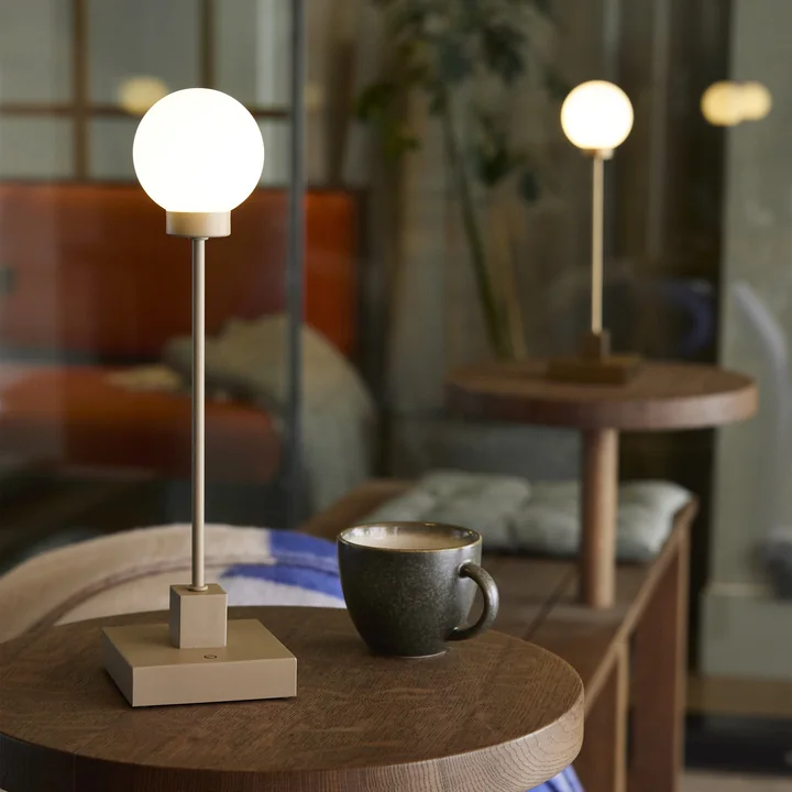 Northern - Snowball LED bordlampe med batteri, gråbeige