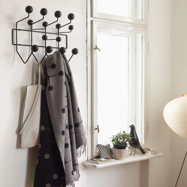 Hang it all garderobe fra Vitra i ask sort / sort
