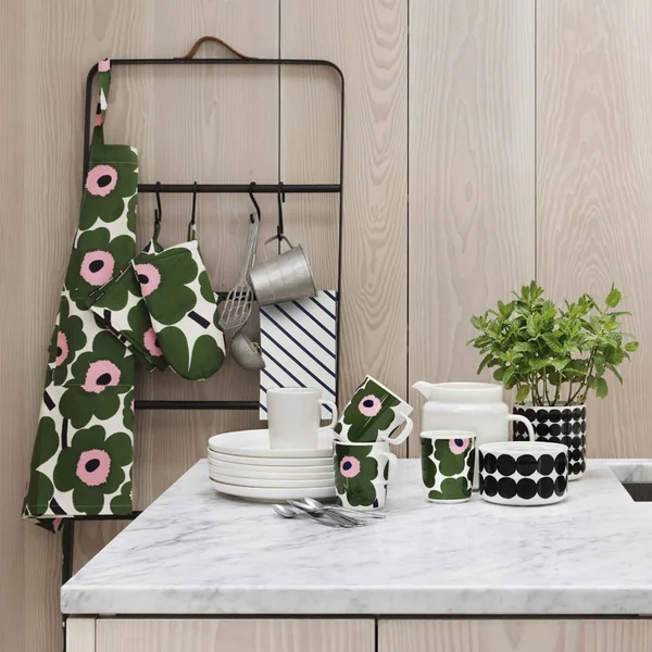 Forskellige køkkenredskaber fra Marimekko