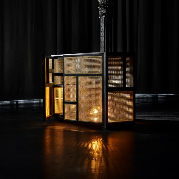 Design House Stockholm - Air Sideboard i sort - oplyst indefra