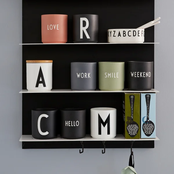 AJ Favourite porcelænskrus fra Design Letters