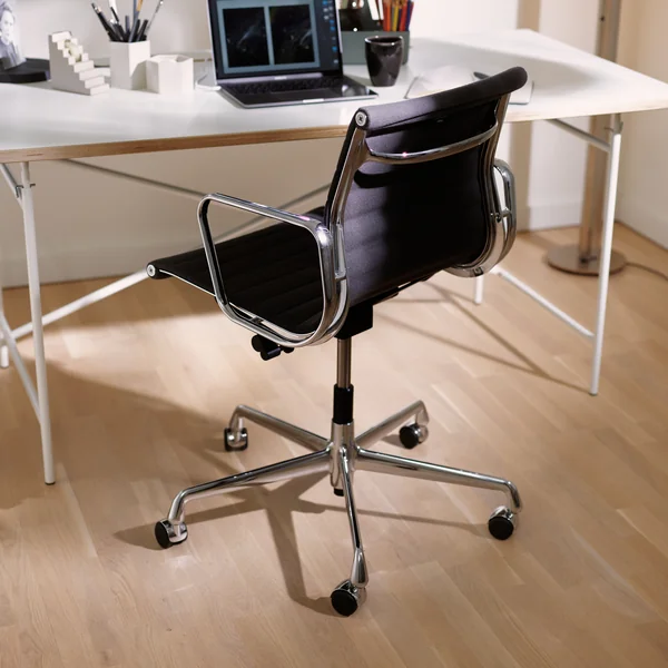 Vitra - Aluminium Group EA 117 kontorstol, sort