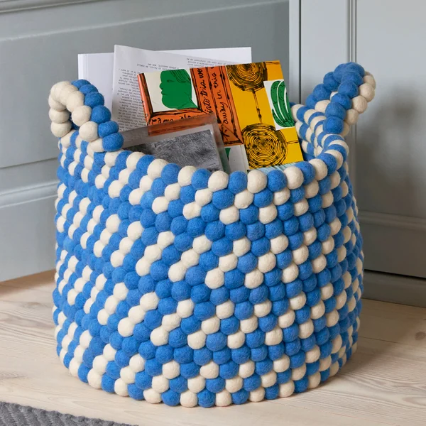 Perleopbevaringskurv med hanke, Ø 40 x H 27 cm, blå streg fra HAY .