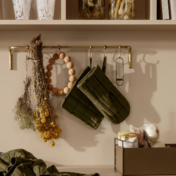 Ferm Living - Hale Oven Handske, grøn / sort